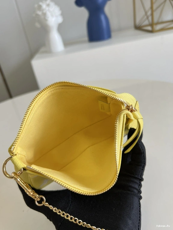 VUITTON POCHETTE ACCESSOIRES MINI LOUIS 0122